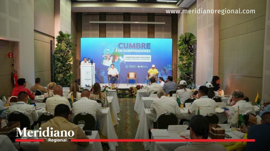 Cumbre de Gobernadores 2026 en Montería - Meridiano Regional Cumbre de Gobernadores 2026 en Montería con gobernadores reunidos en el escenario principal del evento organizado por la Federación Nacional de Departamentos.