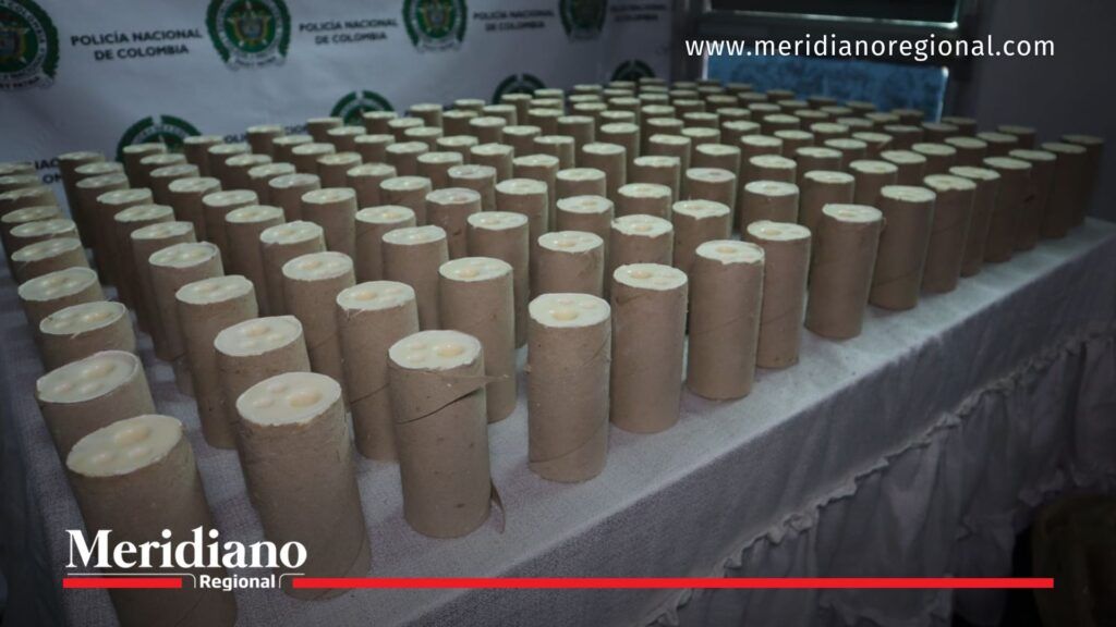 Pentolita en Cali incautada por la Policía Nacional en la Terminal de Transportes durante operativo contra explosivos en 2026.