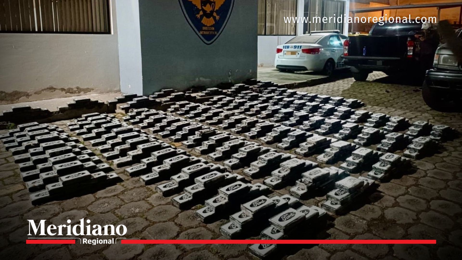 Paquetes de cocaína incautados por la Policía de Ecuador en Imbabura, en operativo binacional en la frontera Colombia Ecuador.