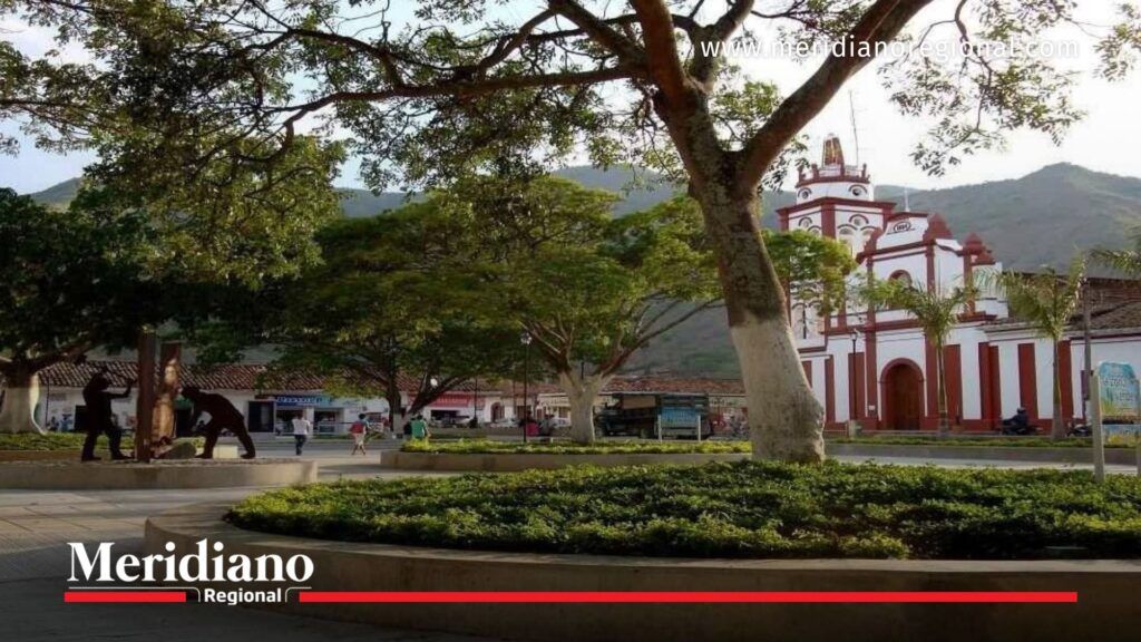 Creciente del río Cauca mantiene en alerta a Vijes - Meridiano Regional Parque central de Vijes en el Valle del Cauca, municipio afectado por la creciente del río Cauca tras la ruptura de un jarillón en zona rural.