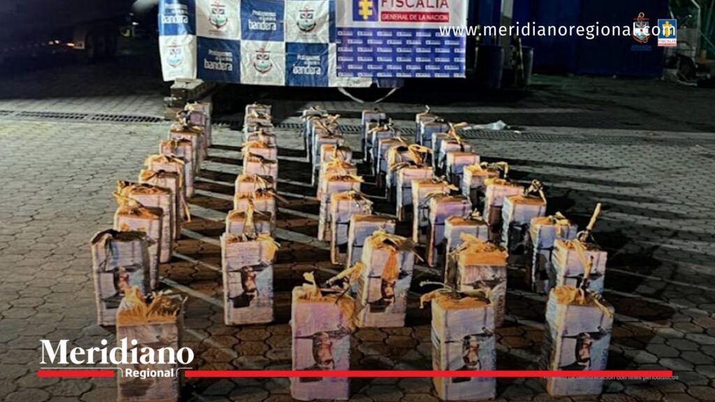 Más de una tonelada de cocaína presentada por el CTI en Tumaco - Meridiano Regional Paquetes de más de una tonelada de cocaína incautada en Tumaco por CTI y Fiscalía en el Pacífico colombiano.