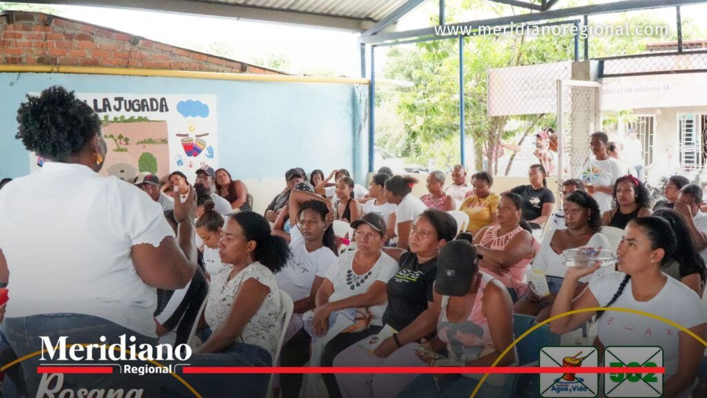 Roxana Mejía interviene ante comunidades del sur del Cauca defendiendo la Curul Especial de Paz y la representación de las víctimas.