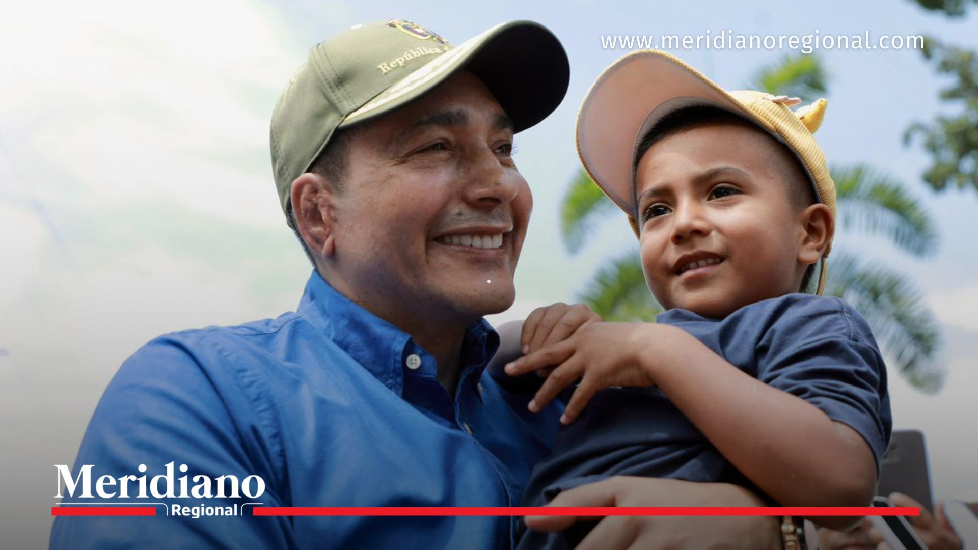 El gobernador del Cauca, Octavio Guzmán, durante un encuentro comunitario en territorio, en una imagen que refleja el enfoque social de su administración hacia la niñez caucana.
