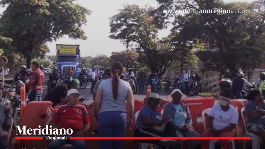 Protesta en Villa Rica por fallas en el servicio de CEO energía Cauca - Meridiano Regional Protesta en Villa Rica Cauca por fallas en el servicio de CEO energía Cauca en la Vía Panamericana