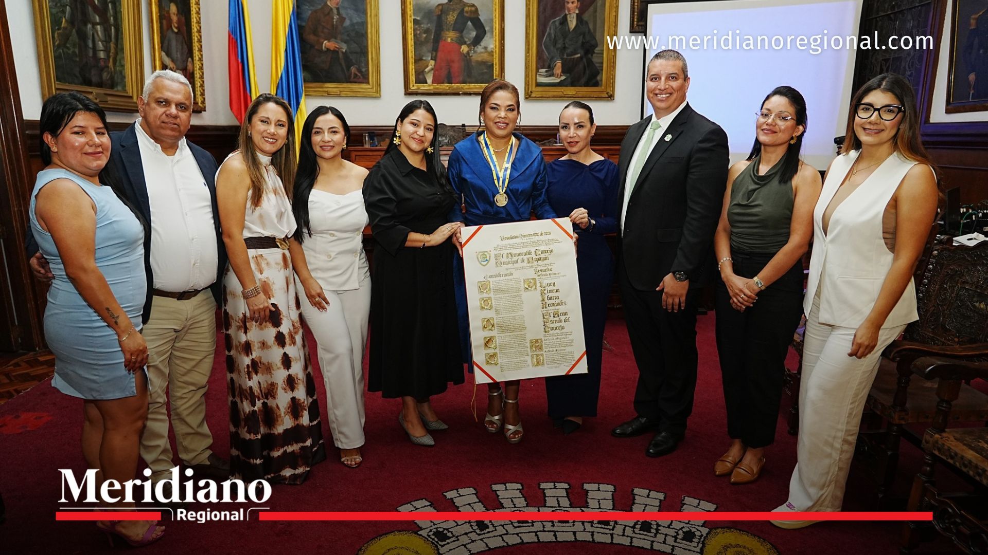 Gerente del Hospital Susana López con su equipo en reconocimiento en Popayán