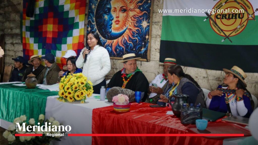 restitución de tierras en Cauca funcionarios unidad de restitución dialogando con comunidades rurales