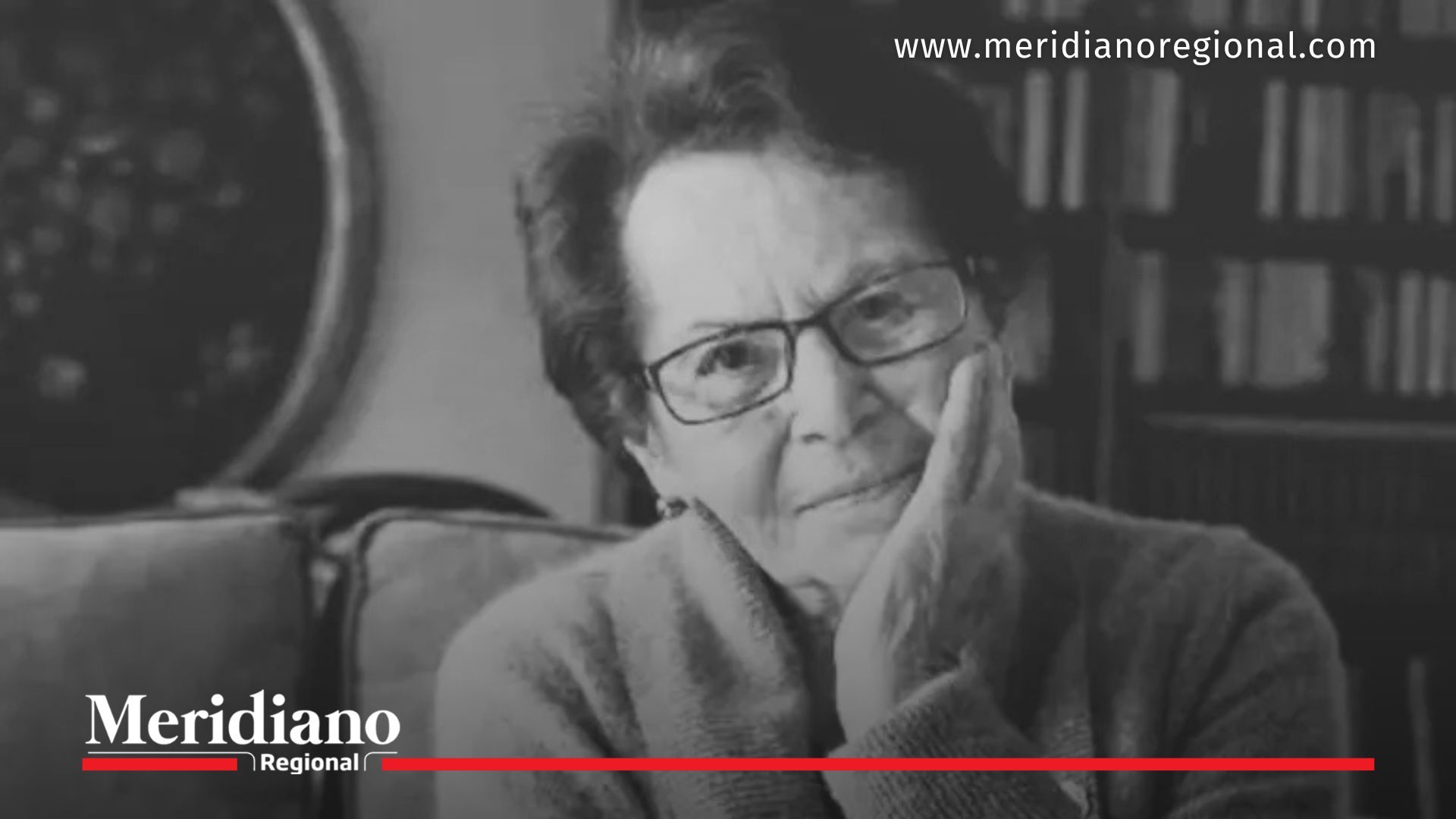 Lucy Nieto de Samper, pionera del periodismo colombiano, en una imagen en blanco y negro que resalta su legado.
