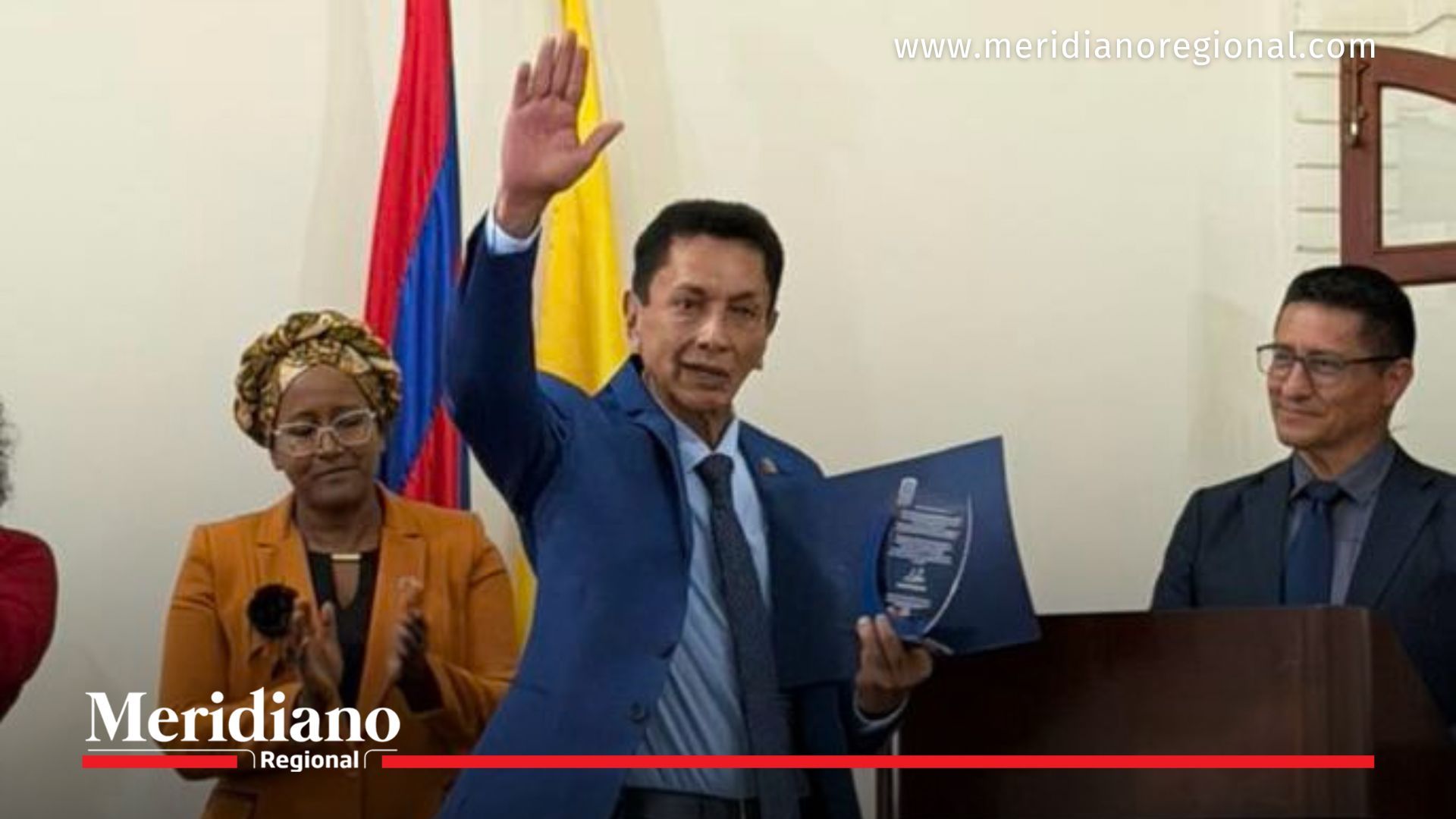 homenaje a Nelson Palechor Obando en la Universidad del Cauca durante acto oficial de reconocimiento docente