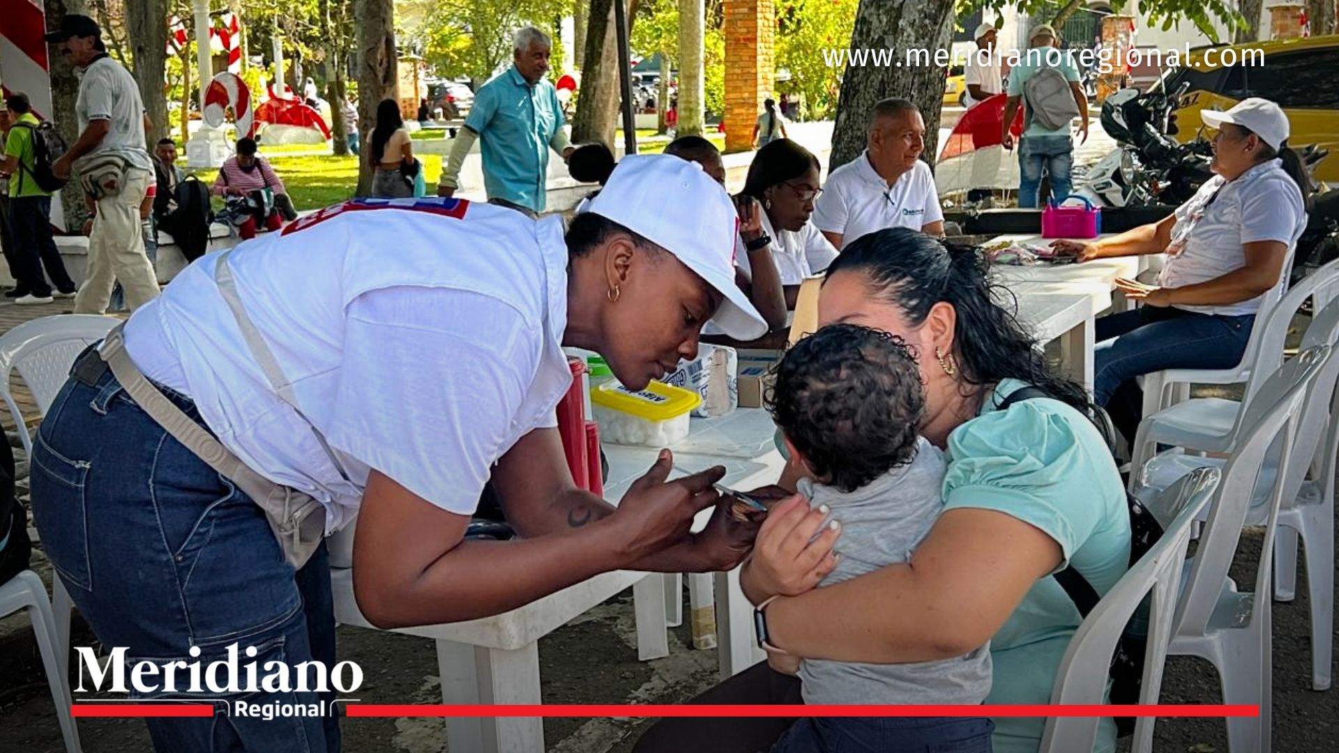 Durante la Jornada Nacional de Vacunación en el Cauca, personal de salud aplicó biológicos a niños y niñas en diferentes municipios del departamento, como parte del Programa Ampliado de Inmunizaciones (PAI).