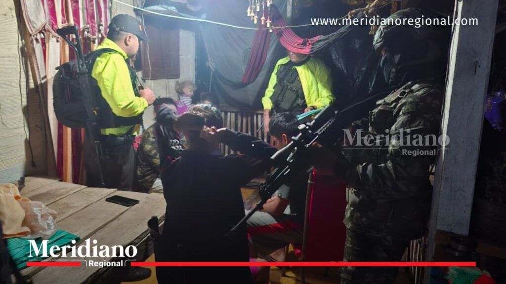 Allanamiento en vivienda de Tuluá Valle del Cauca durante captura de alias Gonzalo por Ejército y Policía