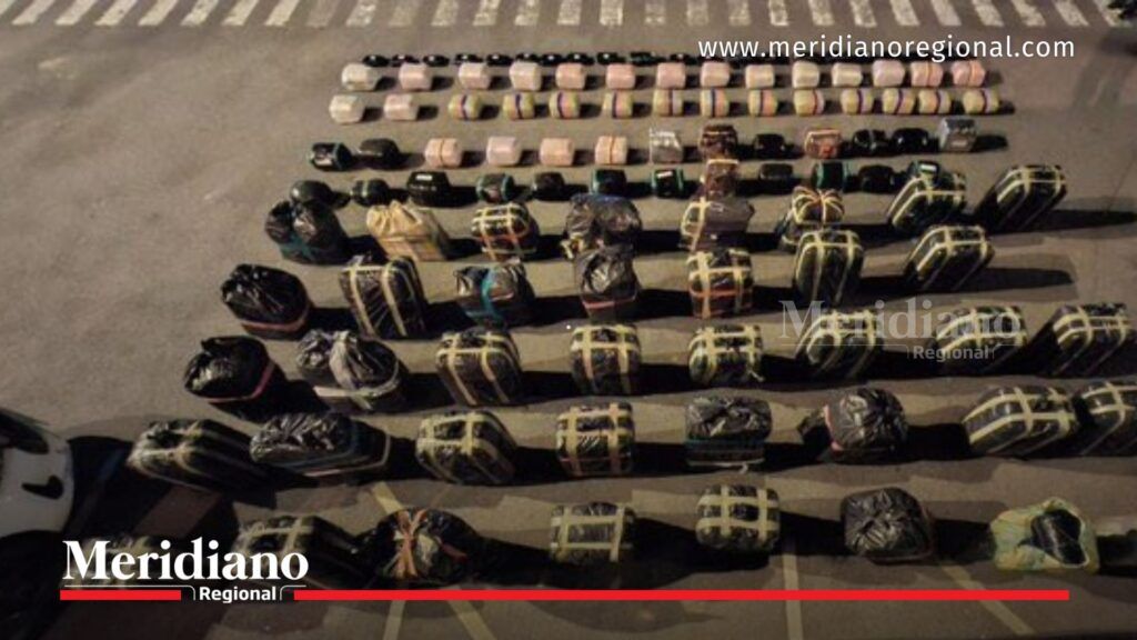1.5 toneladas de marihuana incautadas en camión por la Policía en operativo en el Valle del Cauca