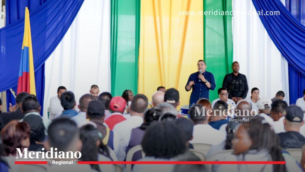 Gobernador Octavio Guzmán se dirige a la comunidad durante rendición de cuentas en Suárez Cauca