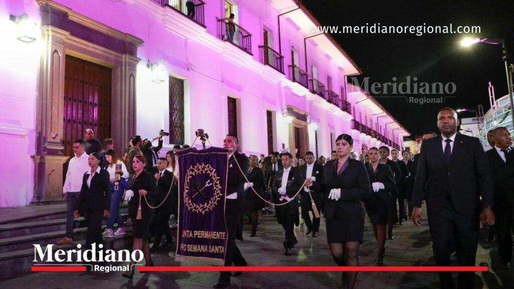 Gobernador del Cauca participa en procesión de Semana Santa en Popayán - Meridiano Regional Gobernador del Cauca participa en procesión de Semana Santa en el Parque Caldas de Popayán junto a miembros de la Junta Permanente.