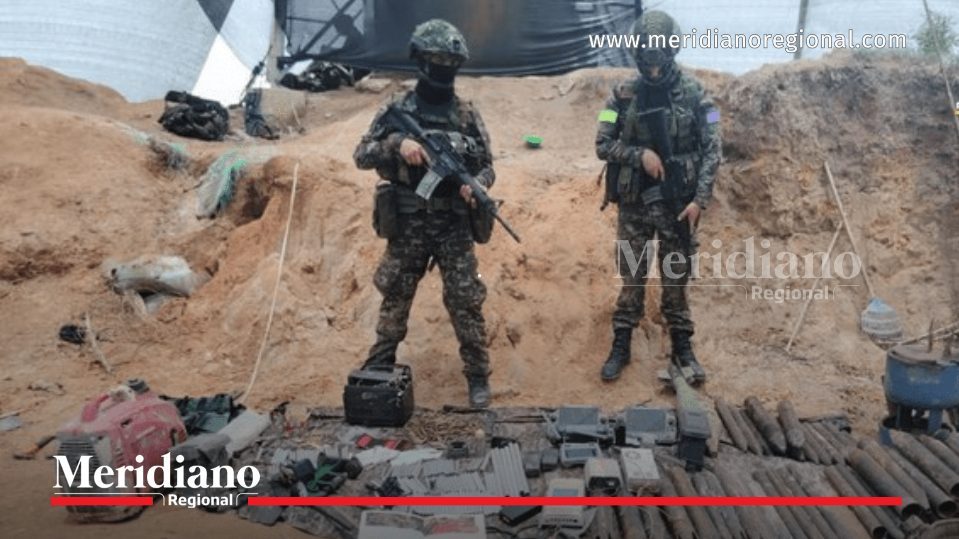 integrantes del ejército con material incautado tras operativo contra fábrica de explosivos en Catatumbo en Tibú Norte de Santander
