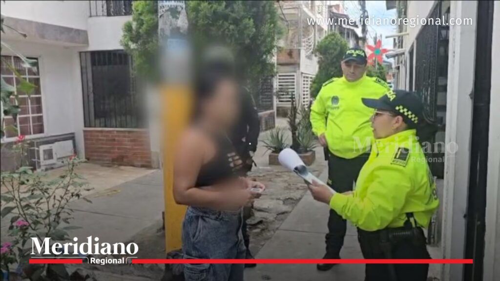 Alias Pantera en lectura de derechos tras captura en Cali - Meridiano Regional Alias Pantera durante la lectura de derechos y legalización de captura en Cali por la Policía