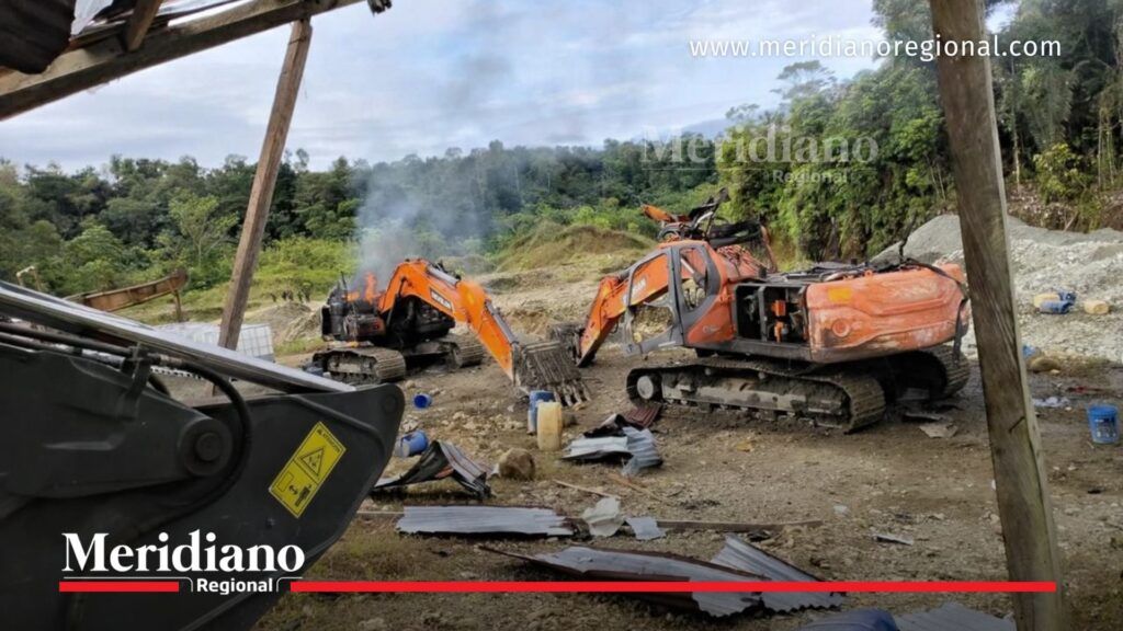 operativo contra minería ilegal en chocó con excavadoras destruidas por el ejército nacional