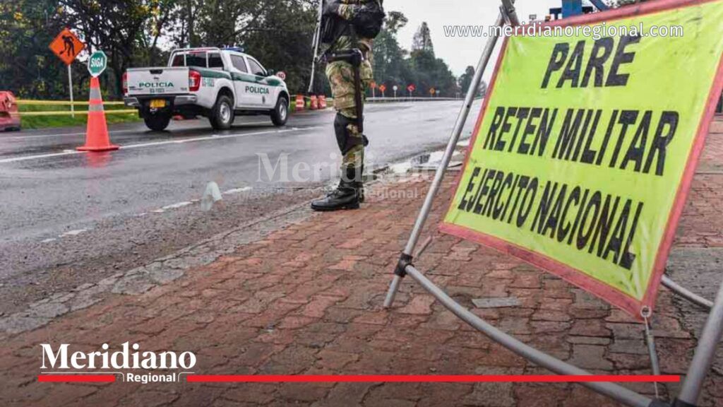 puesto de control del Ejército Nacional en vía durante operativos por incautación de marihuana en Huila