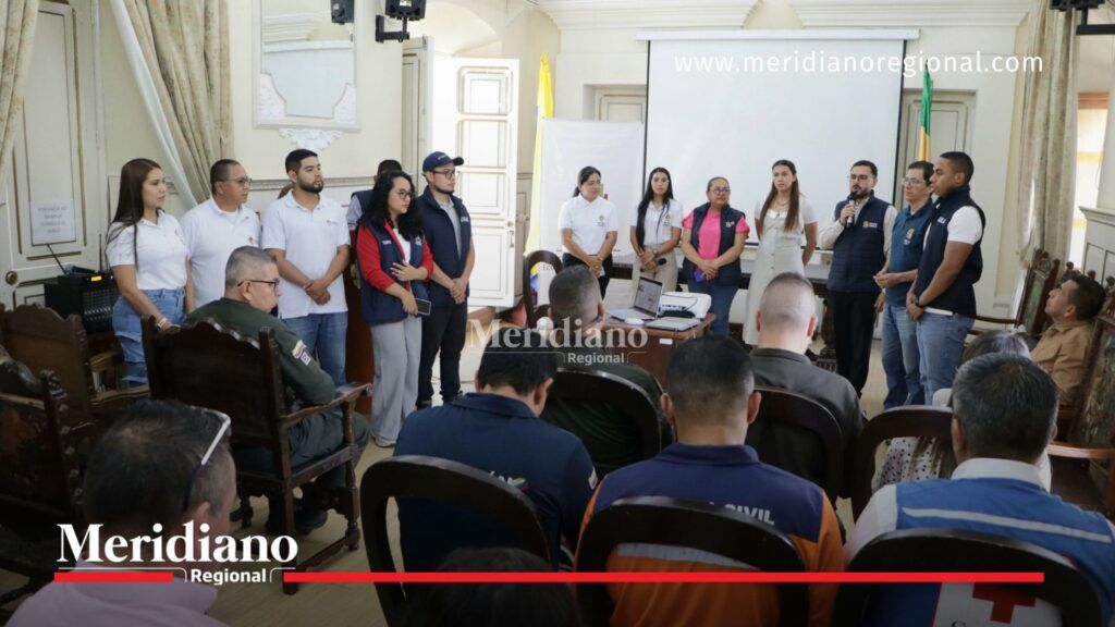 Representantes de diferentes instituciones públicas, organismos de socorro y fuerza pública participan en el Comité Departamental de Seguridad Turística realizado en el Cauca, durante una jornada de articulación para fortalecer estrategias de turismo seguro y prevención en el departamento.