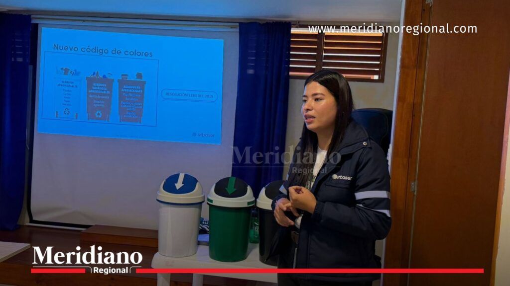 Funcionaria de Urbaser Popayán lidera capacitación sobre separación de residuos y cultura ambiental durante jornada organizada junto a la Secretaría de la Mujer del Cauca.
