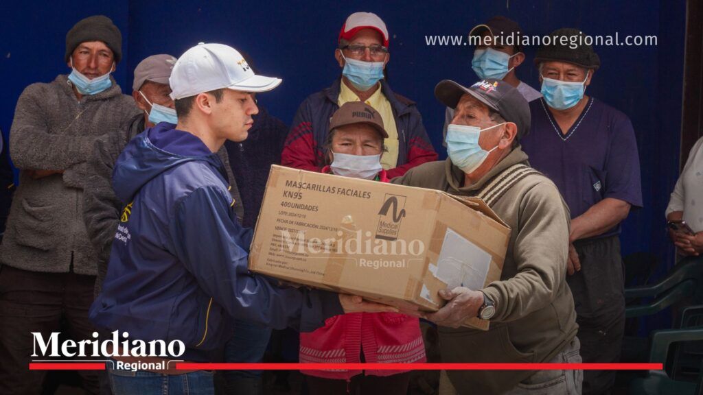 Comunidades de Puracé reciben tapabocas por emergencia volcánica - Meridiano Regional Entrega de tapabocas y ayudas humanitarias en Puracé para proteger a las comunidades afectadas por la caída de ceniza volcánica de la Cadena Los Coconucos.