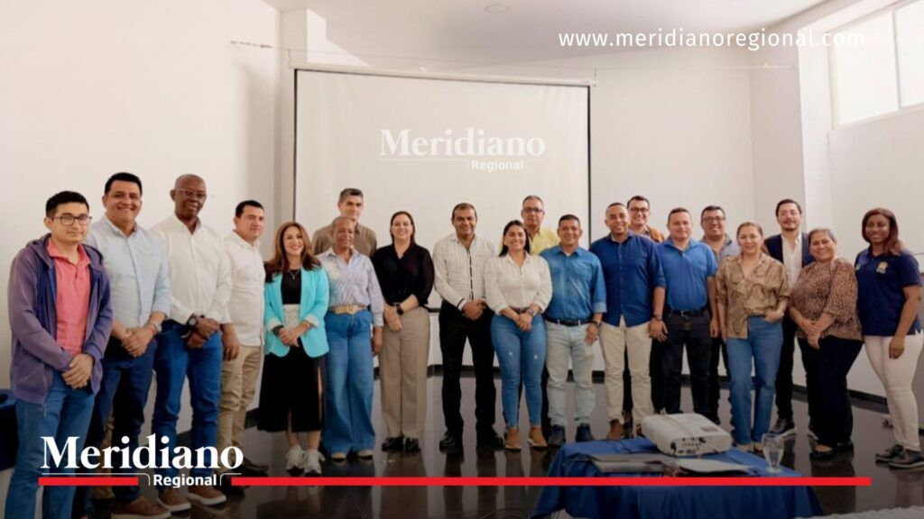 Funcionarios y representantes de diferentes secretarías de la Gobernación del Cauca participan en una jornada institucional sobre la plataforma Ruta 411 y el seguimiento al Plan de Desarrollo departamental.