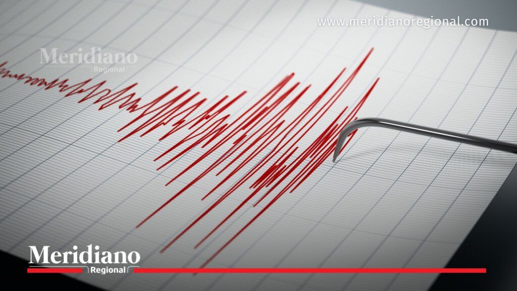 Sismógrafo registrando movimientos telúricos en medio de la intensa actividad sísmica reportada en el Pacífico colombiano.