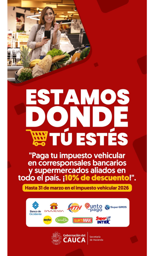 Smiling woman with groceries in a store, overlaid by bold white text 'ESTAMOS DONDE TÚ ESTÉS' on a red banner.