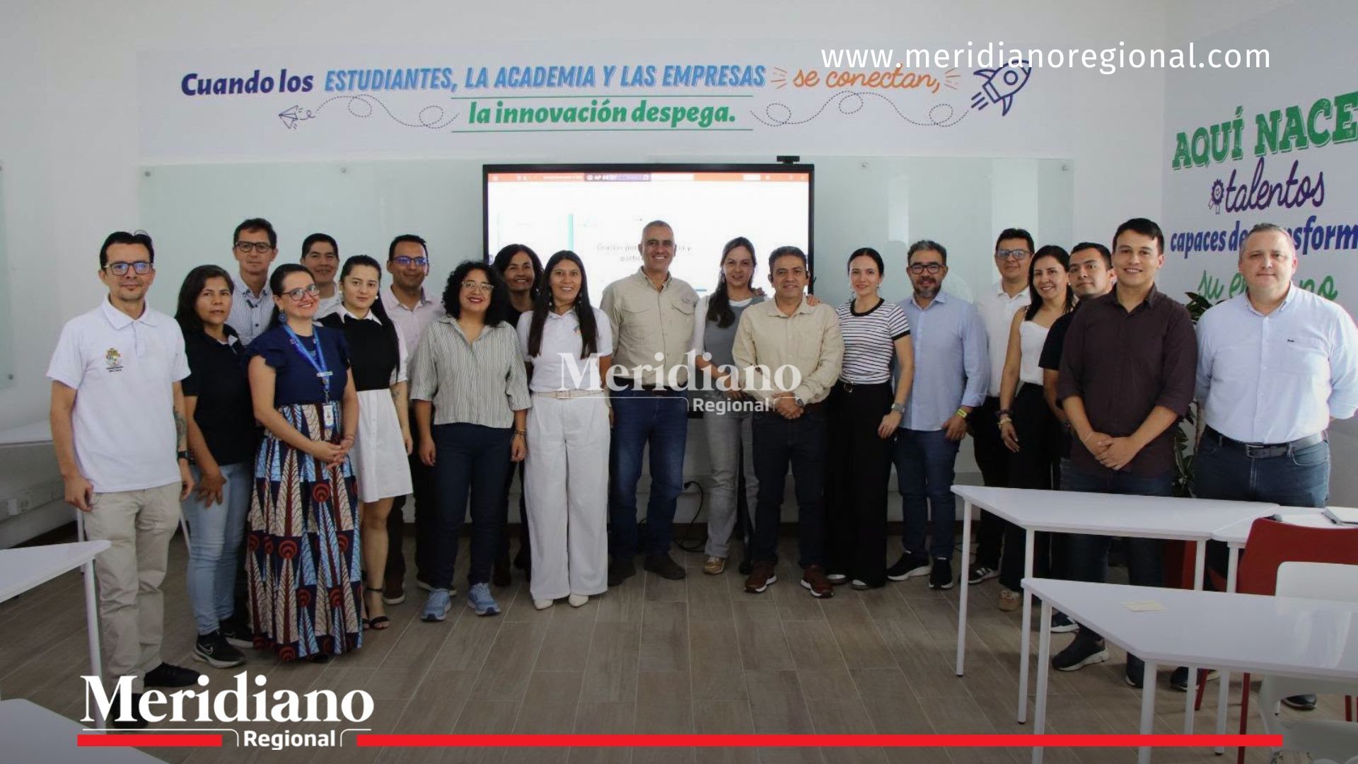 Participantes de la novena sesión del CODECTI Cauca 2025-2029 posan al finalizar la jornada de trabajo liderada por la Secretaría de Desarrollo Económico y Competitividad del Cauca, un espacio orientado a fortalecer la articulación del ecosistema regional de ciencia, tecnología e innovación.