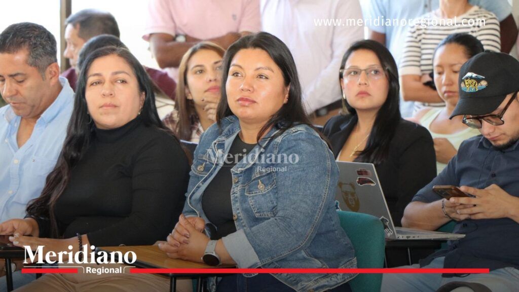 Funcionarios de la Secretaría de Desarrollo Económico y Competitividad del Cauca participan en capacitación sobre herramientas digitales para fortalecer la innovación, la productividad institucional y la atención a la ciudadanía en el departamento.