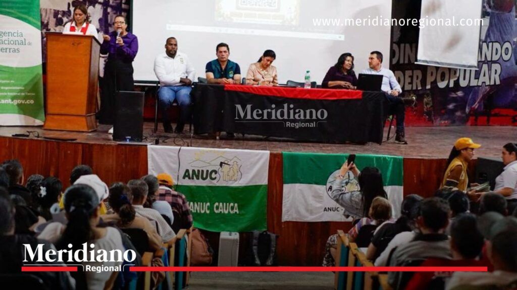 Entrega de títulos de propiedad rural a comunidades campesinas del Cauca durante jornada de formalización de tierras liderada por la Agencia Nacional de Tierras.