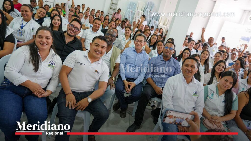 Jaime Urrego participa en jornada sobre salud en el Cauca junto a funcionarios, personal médico y asistentes durante seguimiento a proyectos de fortalecimiento hospitalario.