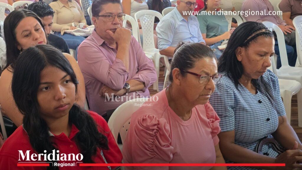 Jóvenes y asistentes participan en la Mesa de Concertación Territorial SIMES Cauca 2026 en Popayán para fortalecer la educación rural y prevenir la deserción escolar.