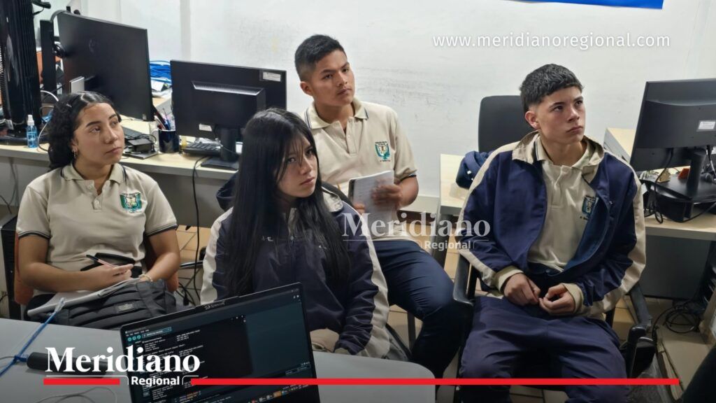 Estudiantes de la Institución Educativa El Zarzal, de El Tambo, reciben preparación en una sala de sistemas para representar al Cauca en las Olimpiadas STEM+ Colombia 2026, con apoyo de la Secretaría de Educación y Cultura del Cauca.