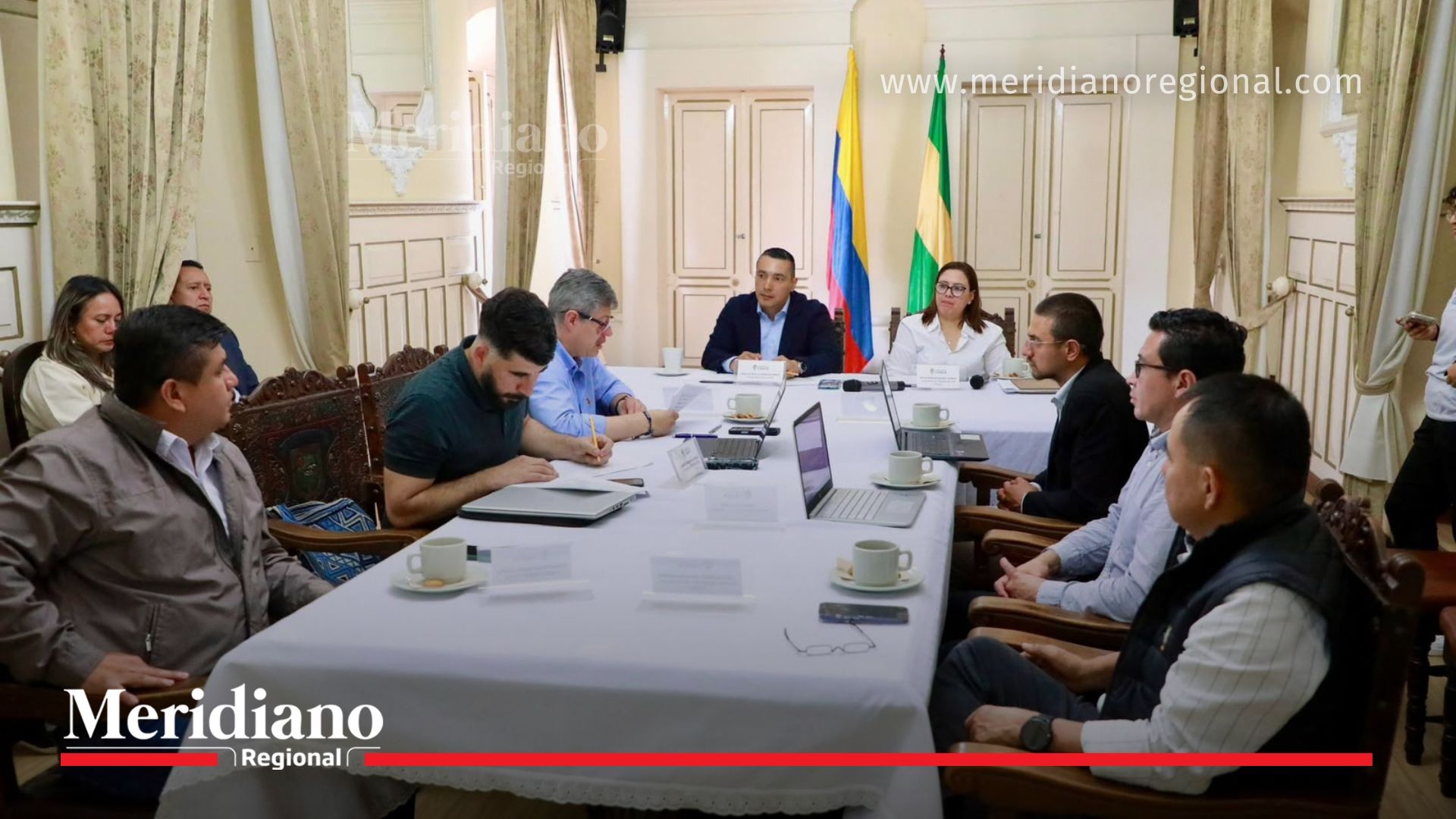 El gobernador Jorge Octavio Guzmán, junto a la secretaria de Planeación del Cauca, Diana Melissa Muriel, lidera una reunión de trabajo con funcionarios de la Administración Departamental para fortalecer la gestión pública, la planeación estratégica y el desempeño institucional del departamento.