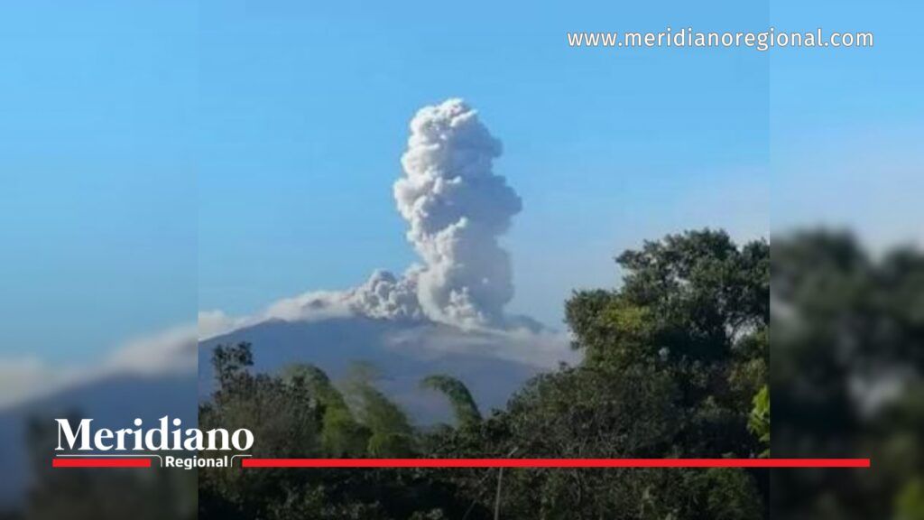 Volcán Puracé emite columna de ceniza - Meridiano Regional Columna de ceniza emitida por el volcán Puracé.
