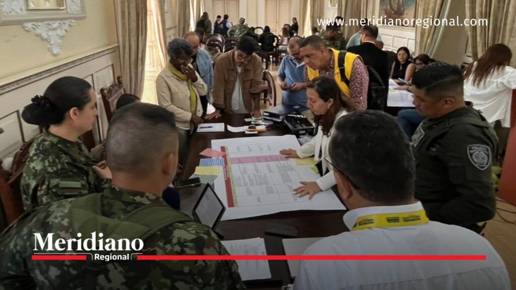 Representantes de la Secretaría de Educación y Cultura del Cauca, la Fuerza Pública, la Defensoría del Pueblo y otras entidades participan en una mesa de trabajo durante la Primera Sesión del Comité Departamental para la Prevención del Reclutamiento, orientada a fortalecer estrategias de protección para niños, niñas y adolescentes.