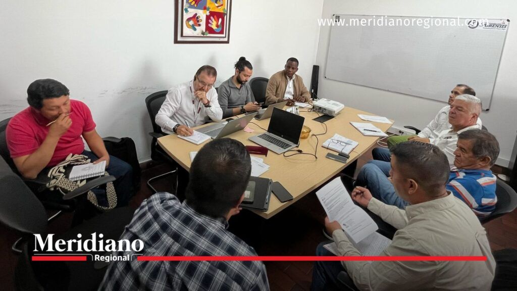 Funcionarios de la Secretaría de Educación y Cultura del Cauca, representantes de Popayán y delegados del magisterio participan en una mesa de trabajo del I Comité Regional de Prestaciones Sociales para abordar temas relacionados con el bienestar docente en el Cauca.