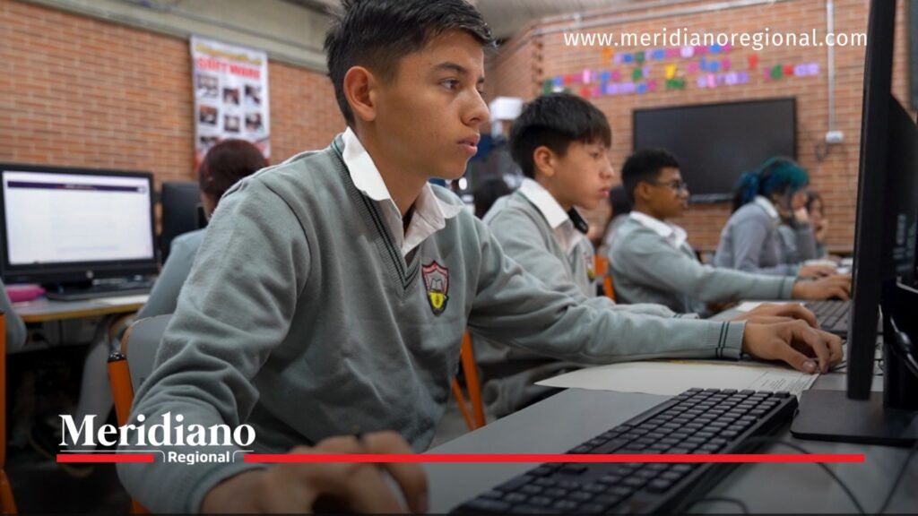 Estudiantes participan en la estrategia Quiero Ser, Quiero Saber 2026 en sala de informática - Meridiano Regional Estudiantes utilizan computadores en una sala de informática durante una jornada de la estrategia Quiero Ser, Quiero Saber 2026, iniciativa del Ministerio de Educación Nacional que fortalece la evaluación formativa en las instituciones educativas.