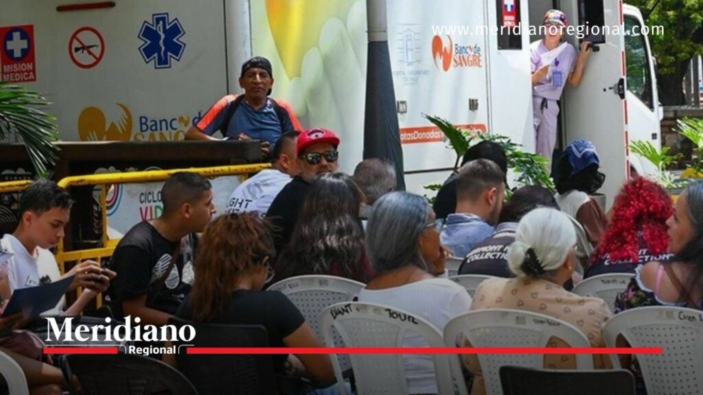 Ciudadanos participan en jornada de donación de sangre en Valle.