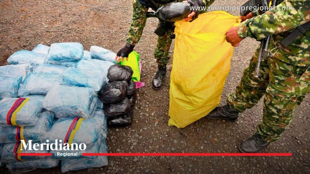 Paquetes de marihuana incautados en Miranda, Cauca - Meridiano Regional Paquetes de marihuana incautados por el Ejército Nacional durante operativo en Miranda, Cauca.