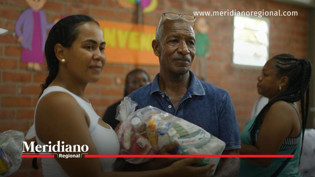 Ayudas humanitarias en Cauca entregadas a habitantes de Puerto Tejada afectados por el terremoto.
