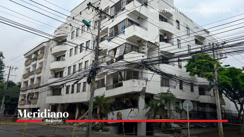 Edificio Archinie en Los Cámbulos, uno de los edificios nuevos en Cali con daños visibles tras el terremoto.