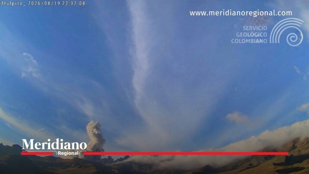 Emisión de ceniza del volcán Puracé - Meridiano Regional Emisión de ceniza del volcán Puracé registrada por la cámara de El Púlpito.