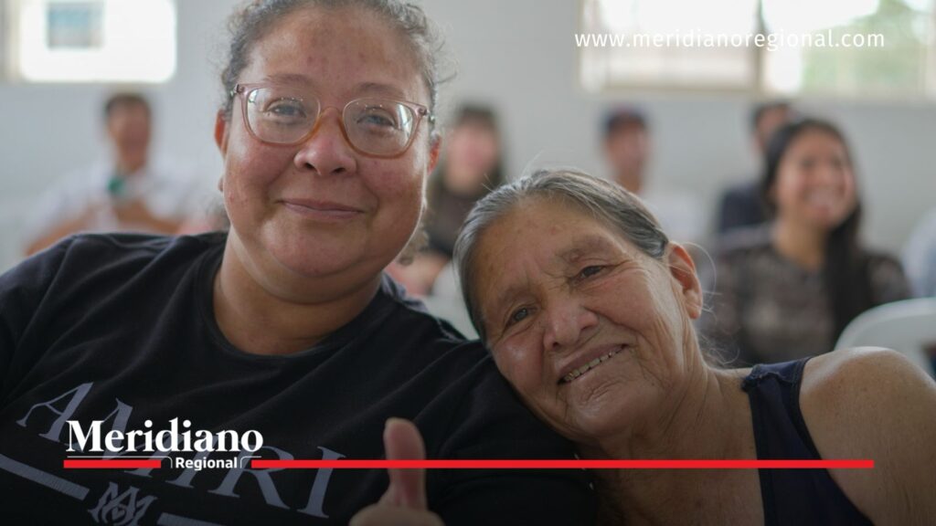 Habitantes de La Esperanza durante la entrega de una obra del Presupuesto Participativo en Popayán.