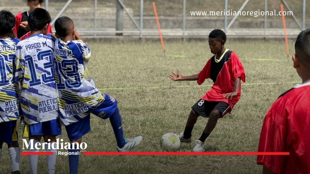 Formación deportiva de jóvenes en Popayán - Meridiano Regional Formación deportiva en Popayán durante intercambio de fútbol entre jóvenes.