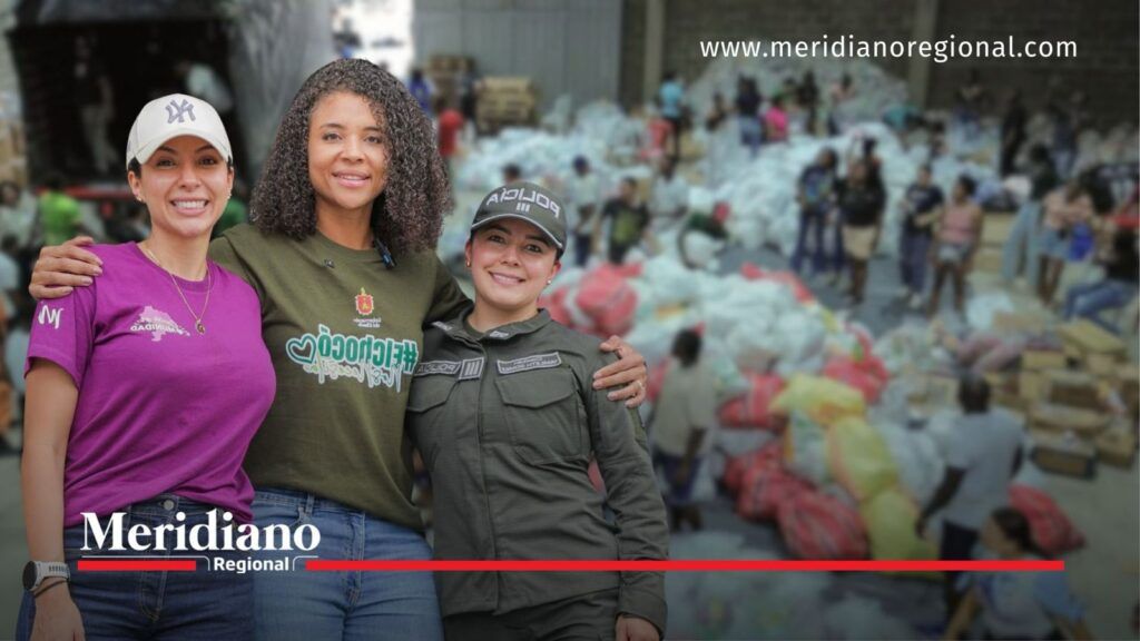 María Victoria Guzmán, Nubia Córdoba y Policía Nacional durante jornada de ayudas tras el terremoto.
