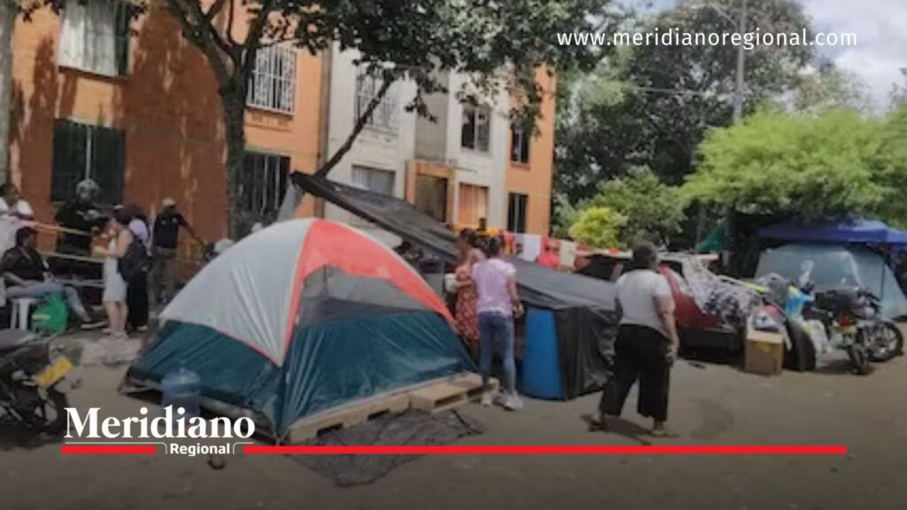 Damnificados por el terremoto en Cali - Meridiano Regional Damnificados y carpas instaladas tras el terremoto en Cali.