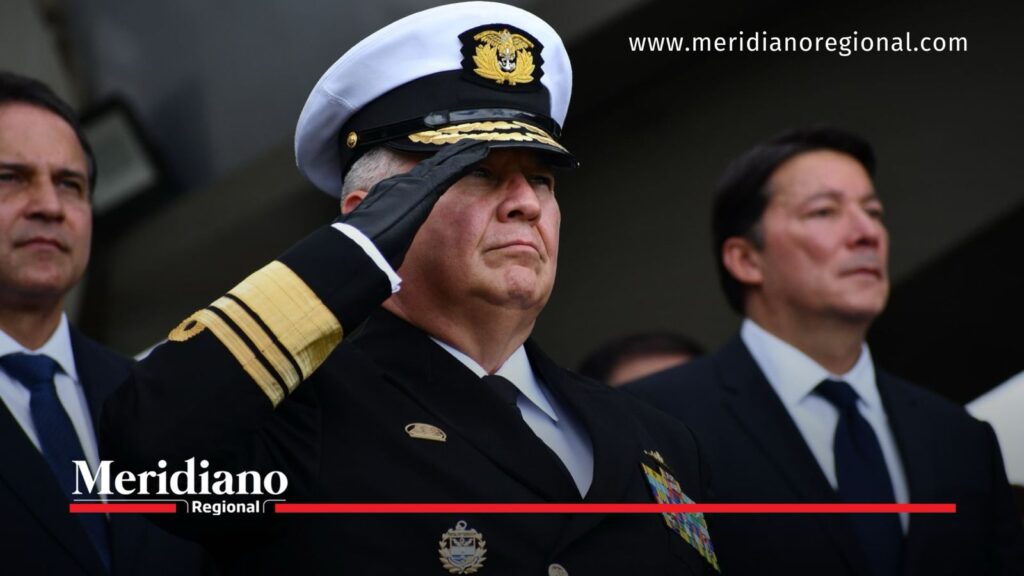 Vicealmirante Javier Alfonso Jaimes Pinilla durante ceremonia de reconocimiento como comandante de la Armada Nacional.