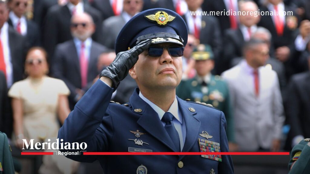 Mayor General Juan Jaime Martínez Ossa durante ceremonia de posesión como comandante de la FAC.