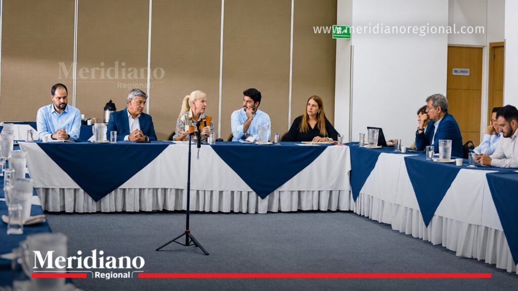 Reunión de gremios por cobro de carga en Buenaventura.